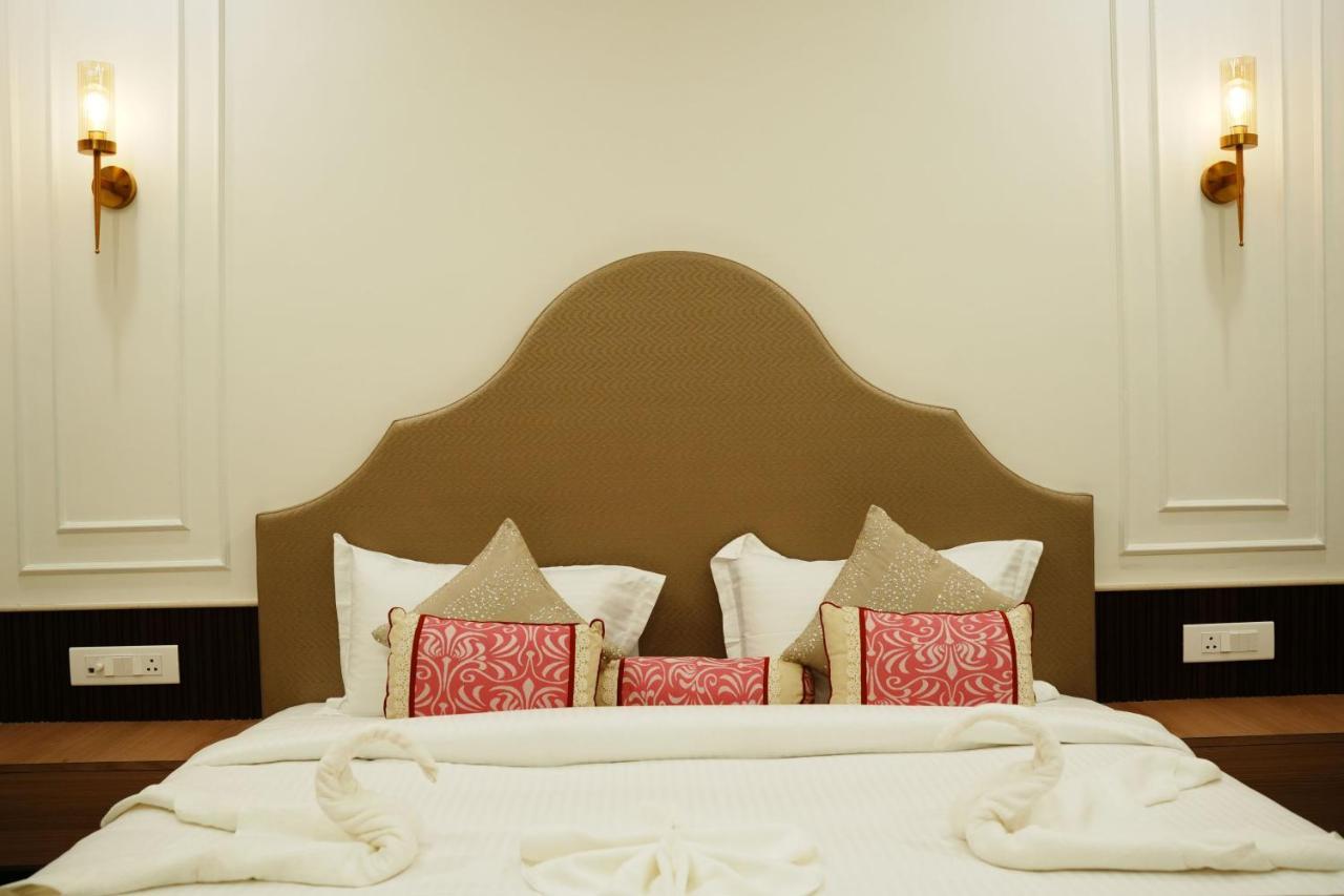 Anaya Retreat Hotel Varanasi Exterior photo