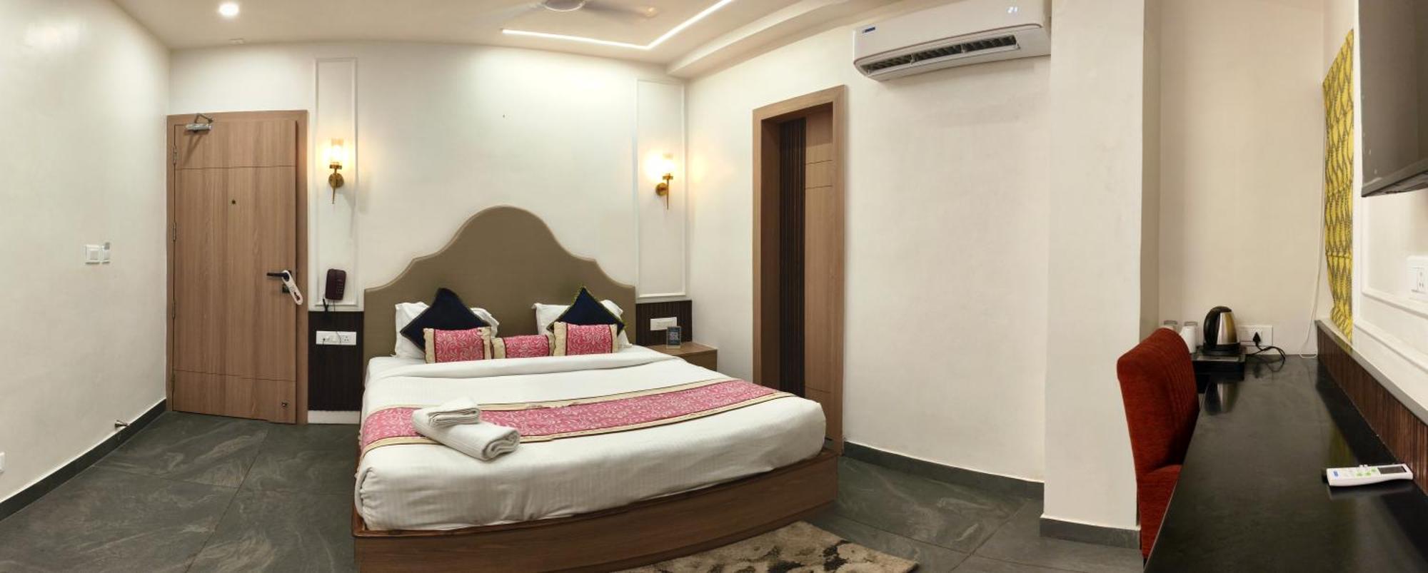 Anaya Retreat Hotel Varanasi Exterior photo