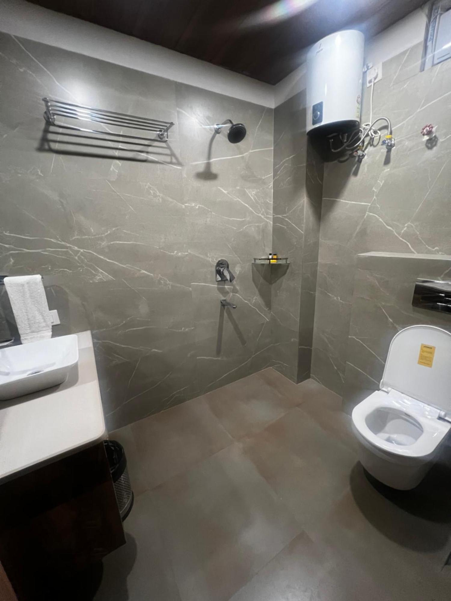Anaya Retreat Hotel Varanasi Exterior photo