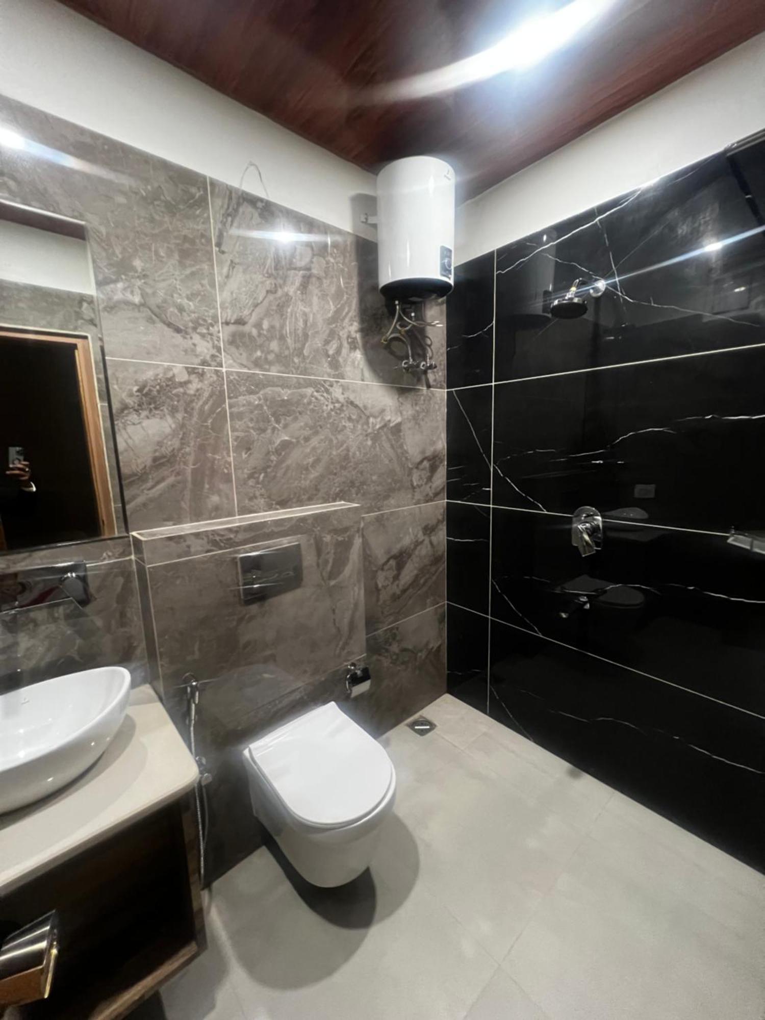 Anaya Retreat Hotel Varanasi Exterior photo
