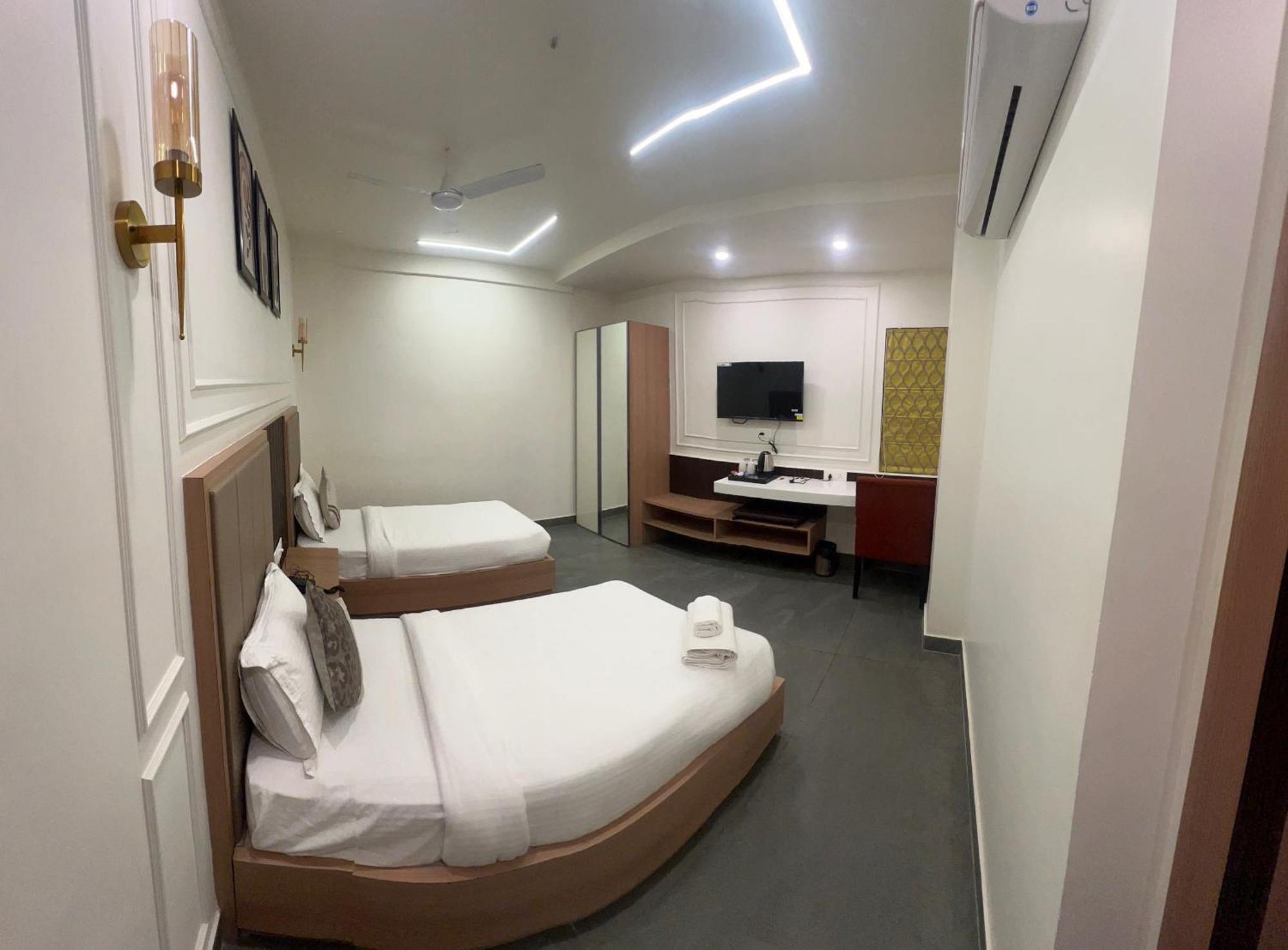 Anaya Retreat Hotel Varanasi Exterior photo